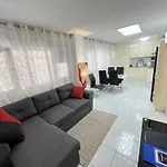 Edificio Gloria アパート